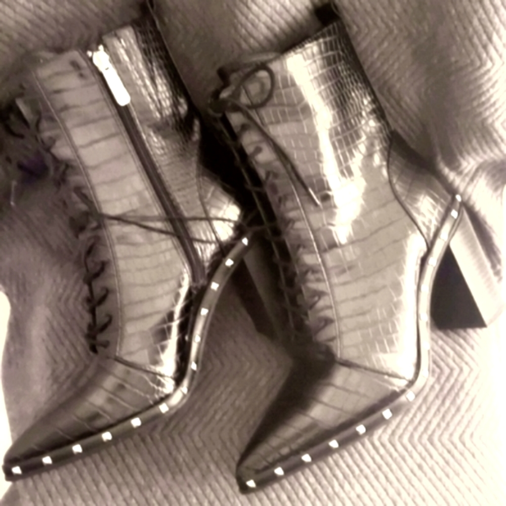 *LAST PAIR* CHARLES by CHARLES Buffy Black Bottie - Picture 7 of 12
